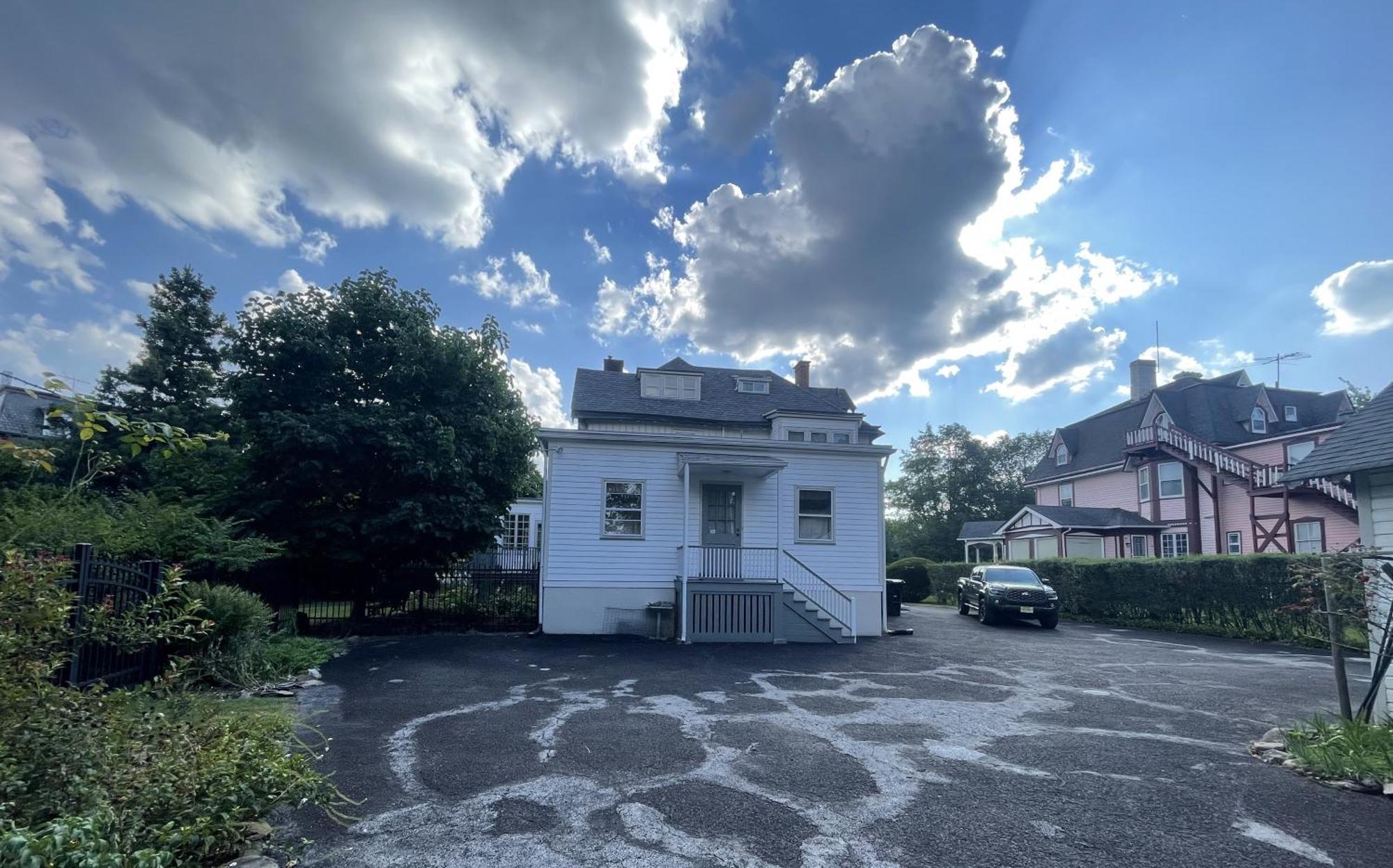 The White House Hotel Plainfield Exterior photo
