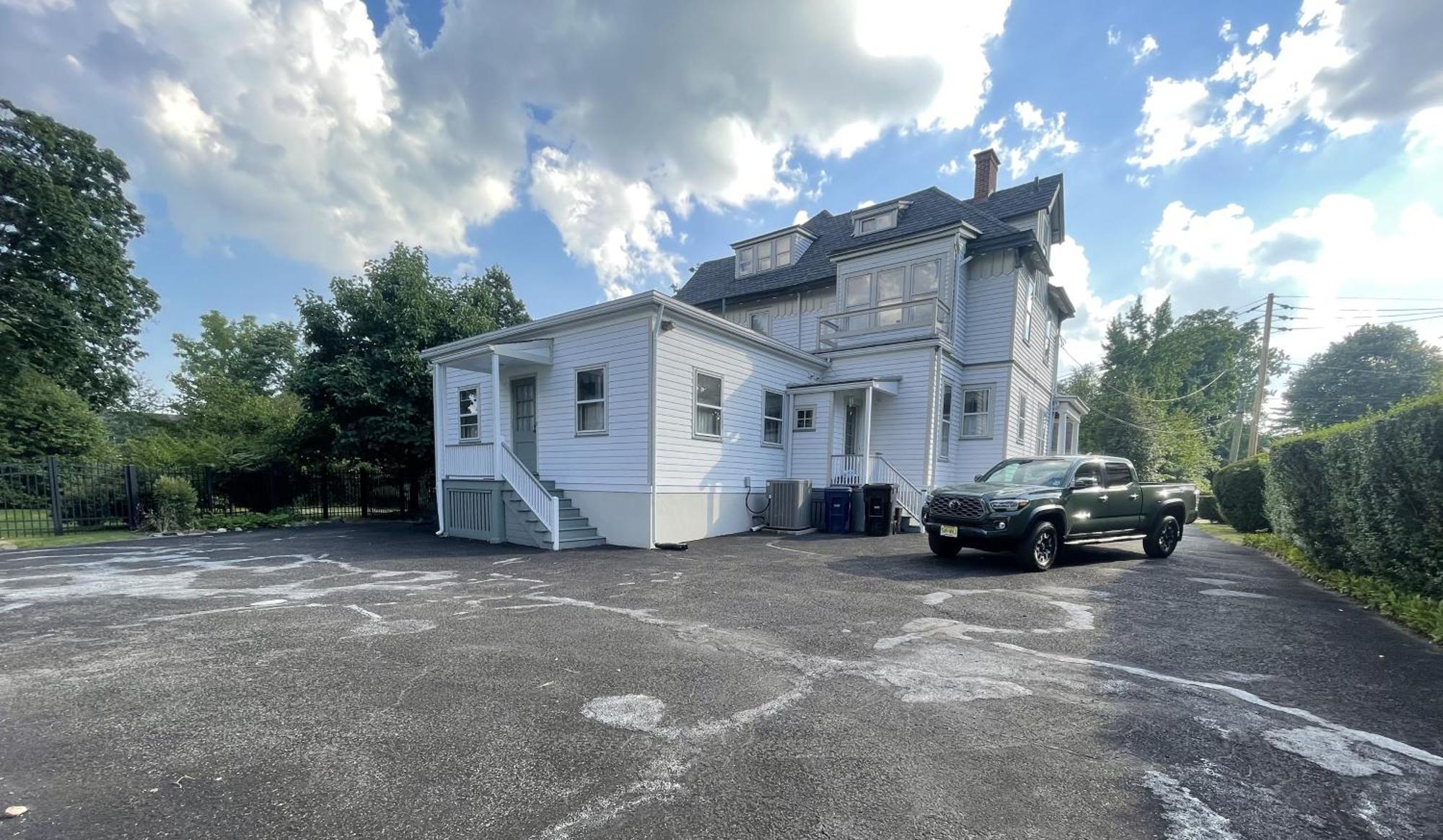 The White House Hotel Plainfield Exterior photo